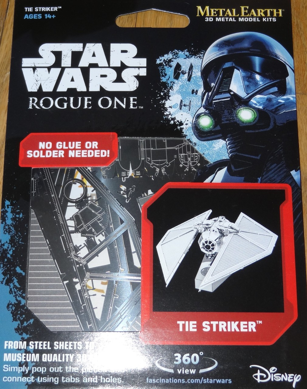 Tie Striker Rogue One Star Wars Metal Earth - Corner Pockets