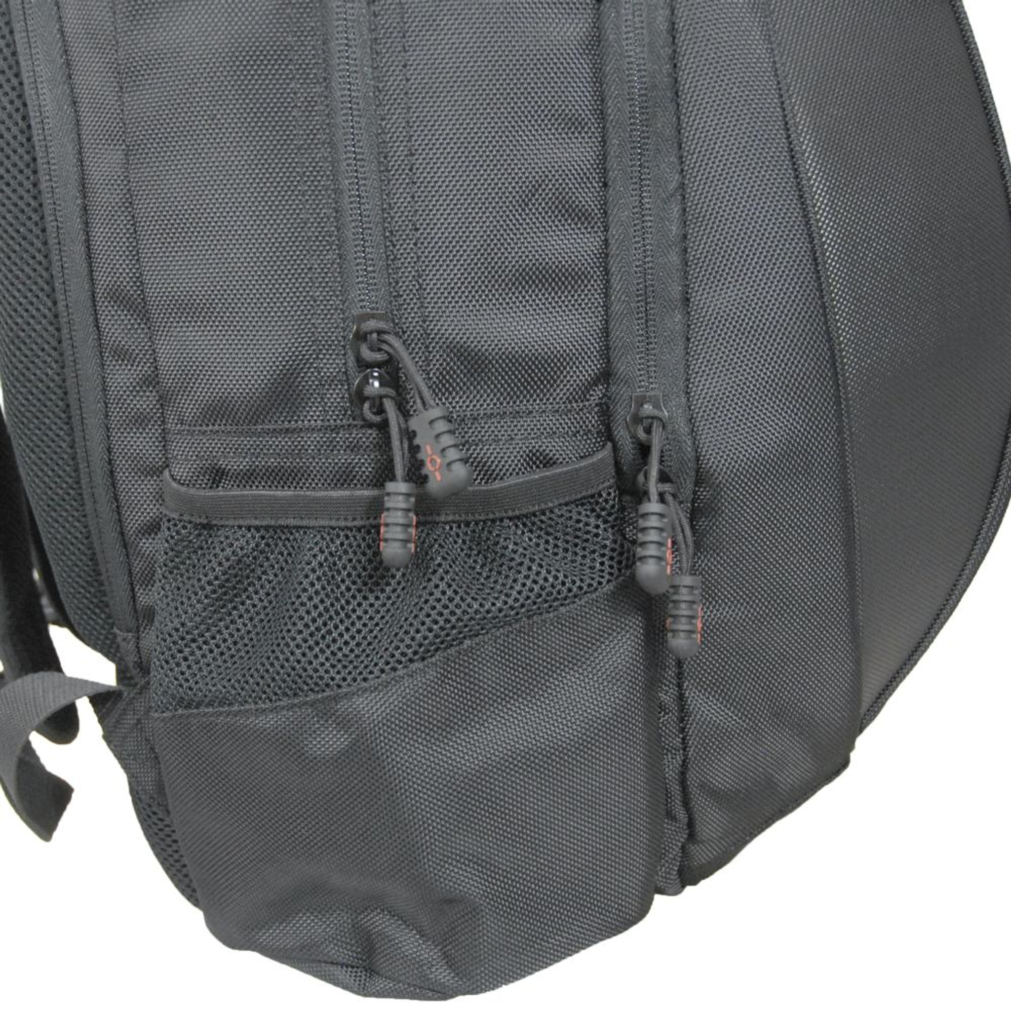 Tracker hot sale backpack reviews