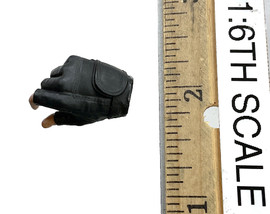 Black Widow (2021): Yelena Belova - Right Gloved Tight Gripping Hand