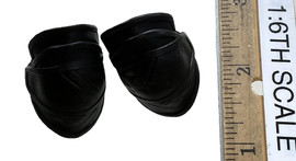 The Witcher: Geralt of Rivia (Season 3) - Knee Armor