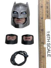 Batman v Superman: Armored Batman 2.0 (Deluxe Version)  - Head w/ Interchangeable Face Plates (Electronic USB Powered) (No Neck Joint) (Metal)