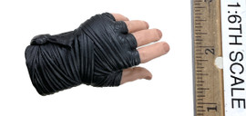 Street FIghter V: Battle Ryu (Champion Edition) - Left Gloved Relaxed Hand