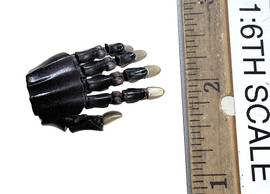 Star Wars Legends: Darth Vader (Battle-Damaged Deluxe DX45) - Left Mechanical Relaxed Hand