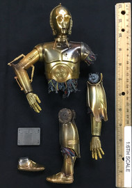 Star Wars: The Empire Strikes Back: Chewbacca with Disassembled C-3PO - C-3PO (Disassembled - Electronic)