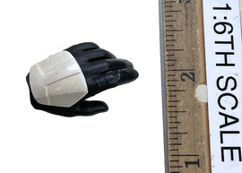 Star Wars: The Mandalorian & Grogu - Imperial Remnant Stormtrooper (Deluxe Version) - Left Armored Relaxed Hand