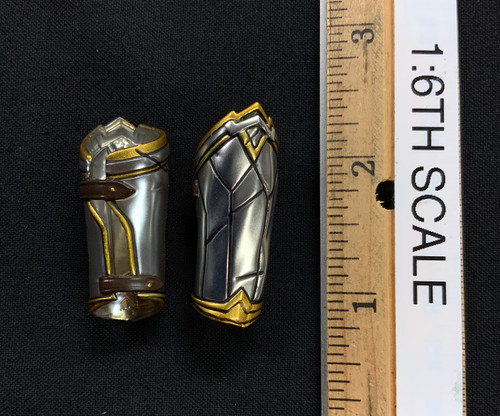 Wonder Woman ’84: Golden Armor Wonder Woman - Bracelets of Submission