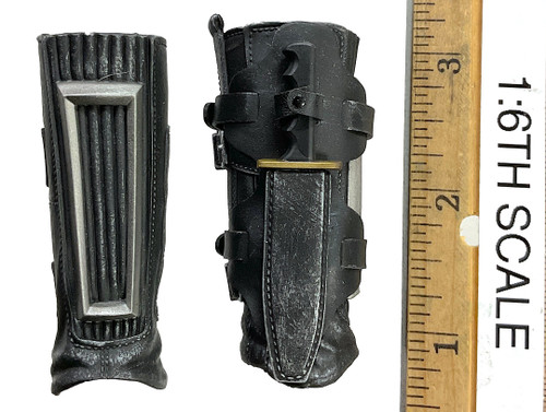 Punchline - Leg Armor w/ Knife