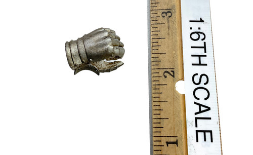 Saintess Knight (Silver) - Left Armored Gripping Hand