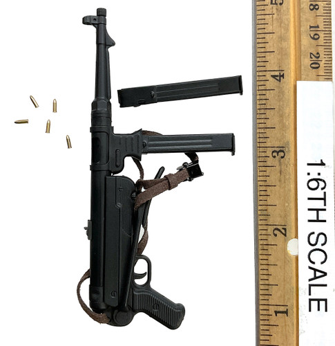 German WH Infantry Oberleutnant: Winter - Submachine Gun (MP40)
