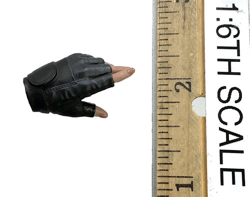 Black Widow (2021): Yelena Belova - Left Gloved Posed Hand Black Widow (2021): Yelena Belova - Left Gloved Posed Hand