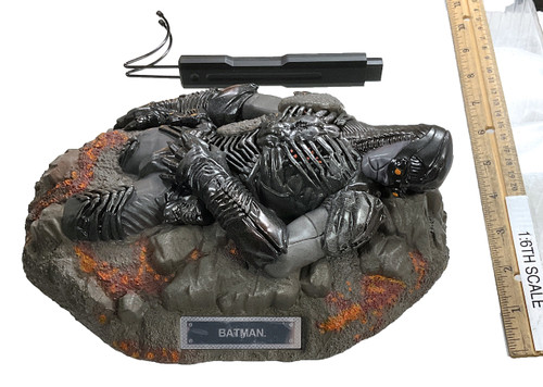 Zack Snyder’s Justice League: Batman (Tactical Batsuit Version) - Parademon Display Base