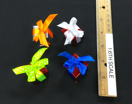 The Grinch (Deluxe Edition) - Present Boxes (4)