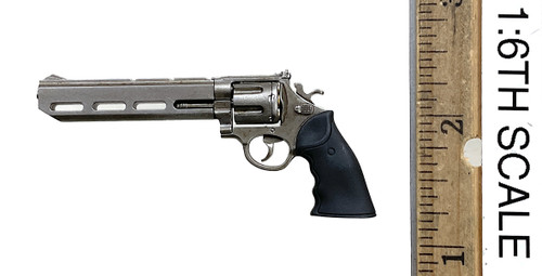 Fallout 4: Sole Survivor (Male) - Kellog’s Pistol