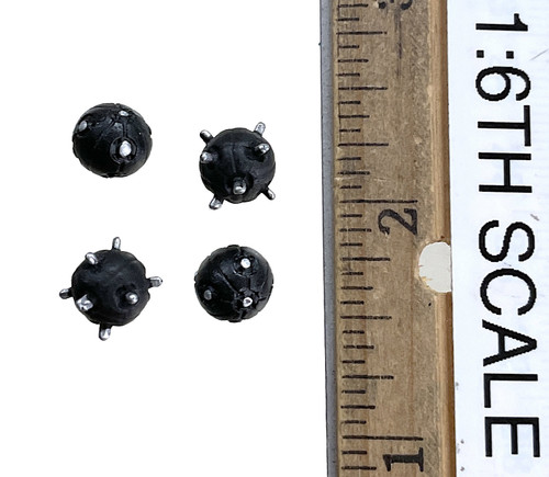 The Dark Knight Trilogy: Batman Armory w/ Bruce Wayne 2.0 - Sticky Bombs Set (4)