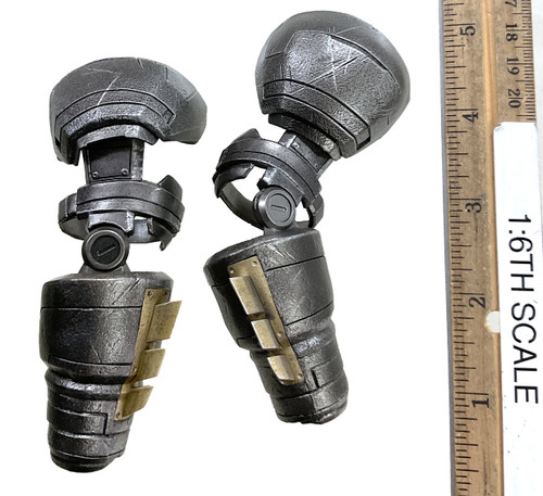 Batman v Superman: Armored Batman 2.0 (Deluxe Version)  - Forearm Gauntlets & Shoulder Armor (Partial Metal)