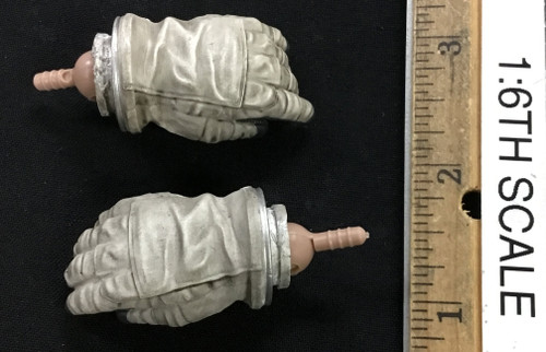 Space Exile: Mann - Gloved Hands Set (2)