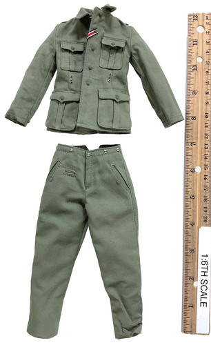 WWII German Infantry in Wachmantel 1943 - Uniform (M40)