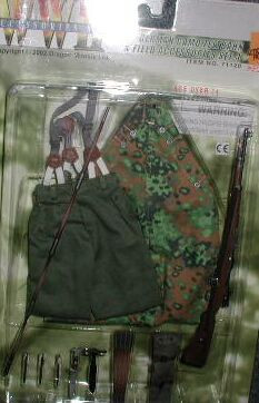 DRA71120 - German Camo Zeltbahn & Field Accessories Set 4