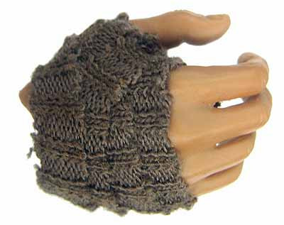 Terminator Salvation: Marcus Wright - Right Gripping Hand w/ Cloth Wrapping
