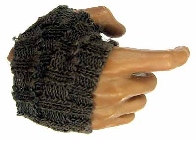 Terminator Salvation: Marcus Wright - Right Trigger Hand w/ Cloth Wrapping