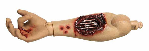 Terminator 1: T-800 - Damaged Arm w/ Hand