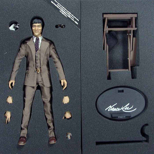 Bruce Lee: 70's Suit Version - Boxed Figure