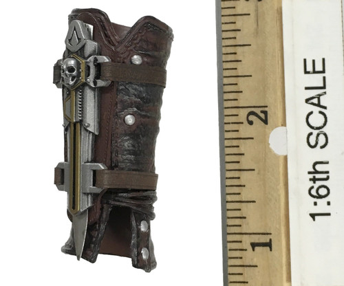 Assassin’s Creed IV - Black Flag: Edward Kenway - Right Forearm Gauntlet w/ Hidden Blade