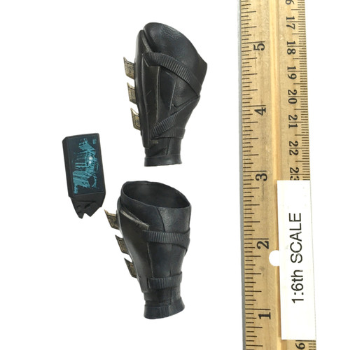 Justice League: Batman (Deluxe Version) - Bracers w/ Communicator (Swappable)