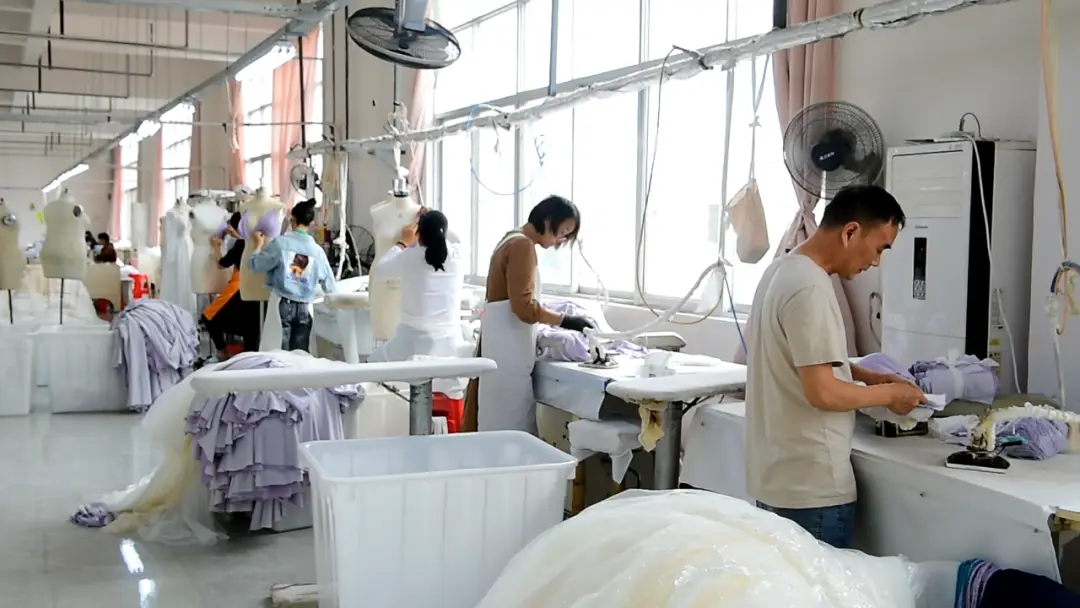 Can You Really Get a Great Wedding Dress for $300?