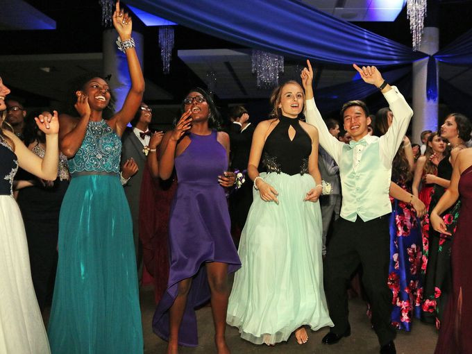 Perfect your Look By wearing Proper Undergarments