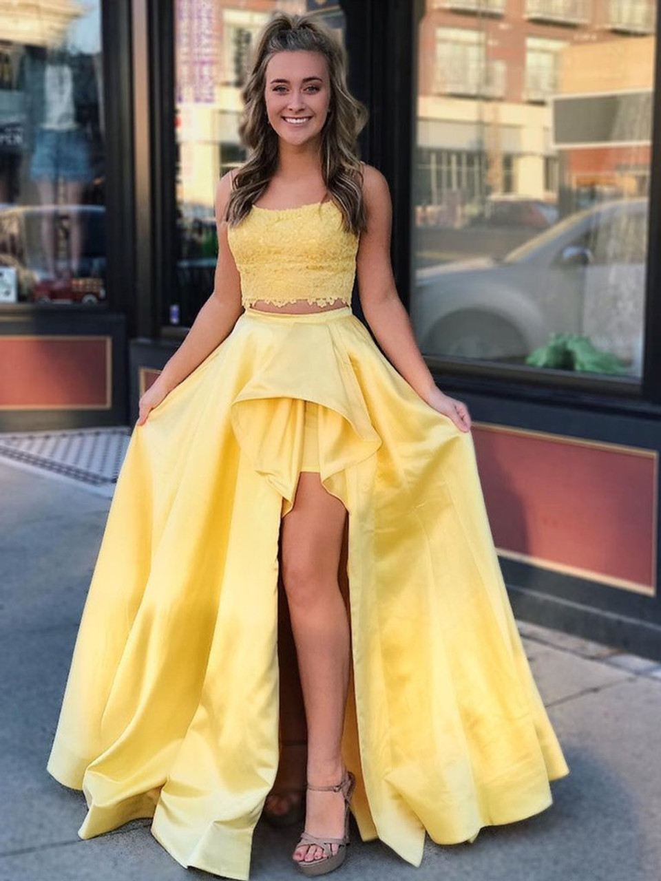 pretty yellow prom dresses