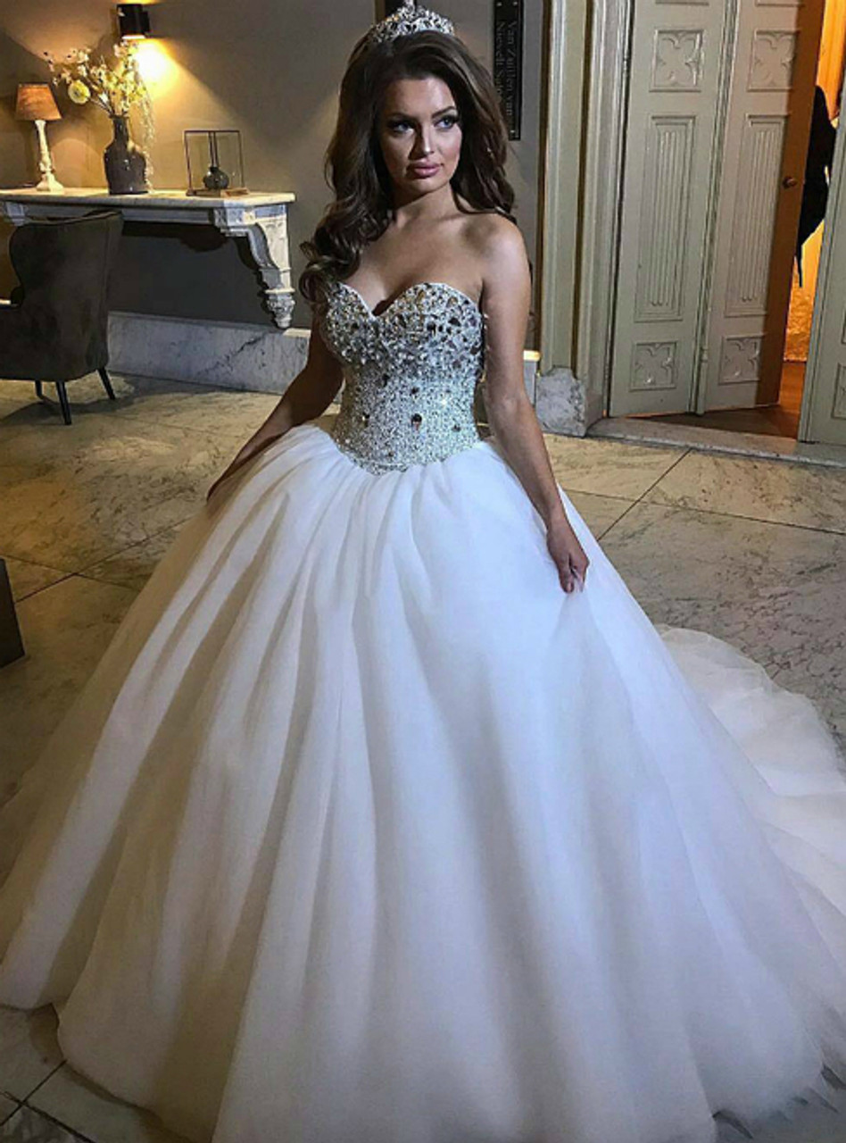 Luxury Sweetheart Corset Back Wedding Dress With Swarovski Crystal Ball Gown,  Lace Applique, Court Train, Tulle, And Diamond Bling From Crown2014,  $683.42