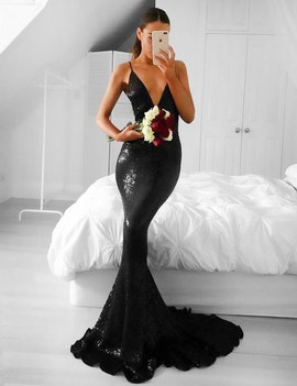 Mermaid V-Neck Sleeveless Long Black Sequin Prom Dress