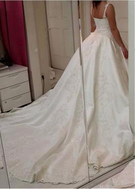 Lace Appliques Satin Spaghetti Straps Neckline Ball Gown Wedding Dress