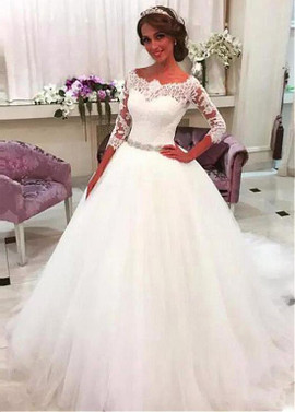 Tulle Scoop Neckline Ball Gown Wedding Dress With Lace Belt