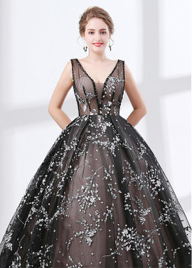  Organza V-neck Black Ball Gown Evening Dress With Lace Appliques