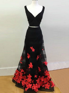 Black V-neck Flower Two Piece Prom Dress with Appliques