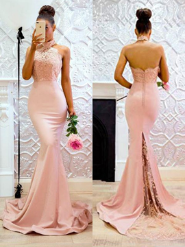 Trumpet/Mermaid Sleeveless Halter Lace Satin Prom Dresses