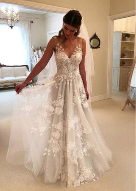 Romantic Tulle V-neck 3D Lace Appliques A-line Wedding Dress