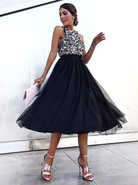  Knee Length Black Tulle A-Line Round Neck Homecoming Dress with Sequins