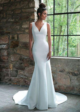 Sexy Satin Satin V-neck Trumpet Mermaid Wedding Dress