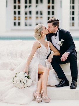 Shop Cheap V-Neck Sleeveless Split Backless Tulle Wedding Dress with Beading