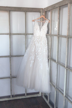 Sexy Backless Appliques Zipper Up Floor Length Beach Wedding Dress