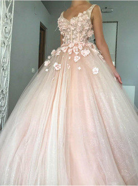Shop Cheap Floor-Length Pearl Pink Tulle Ball Gown V-Neck Quinceanera Dress with Flowers