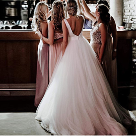 Shop Cheap Backless Sleeveless Bride A-Line White Tulle Wedding Dress With Bow Under 200