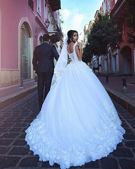 Shop Luxury Tulle V-Neck Lace Appliques Ball Gown Beaded Wedding Dresses for 2020