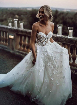 Shop 2020 Beautiful Romantic Handmade Flowers White Tulle Sweetheart Wedding Dress under 200