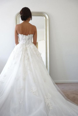 Timeless Sweetheart Appliques Flowers Ruffles Tulle Court Train Bridal Wedding Dress At Incredible Price
