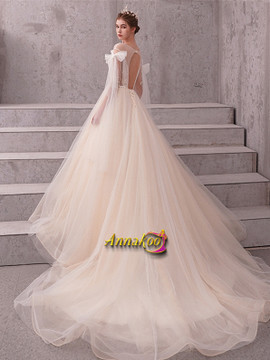 Half Sleeve Scoop See Through Backless Appliques Wedding Dress