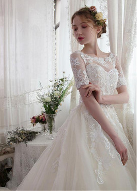 Tulle Bateau 3D Flowers A-line Wedding Dress With Lace Appliques